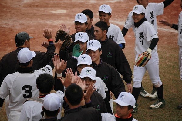 江南黑豹队对阵东海鲸鲨队，乒乓球公开赛惊险晋级，内线统治篮板——观赏性拉满(十大乒乓球排名)